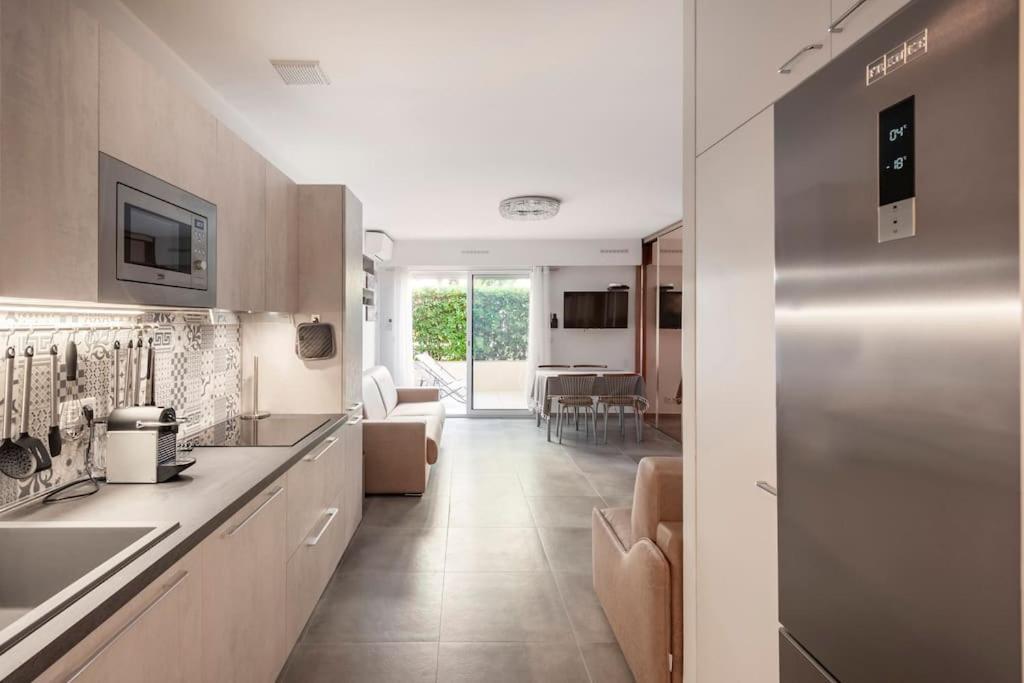 Superbe Studio Avec Terrasse En Front De Mer Menton Eksteriør bilde