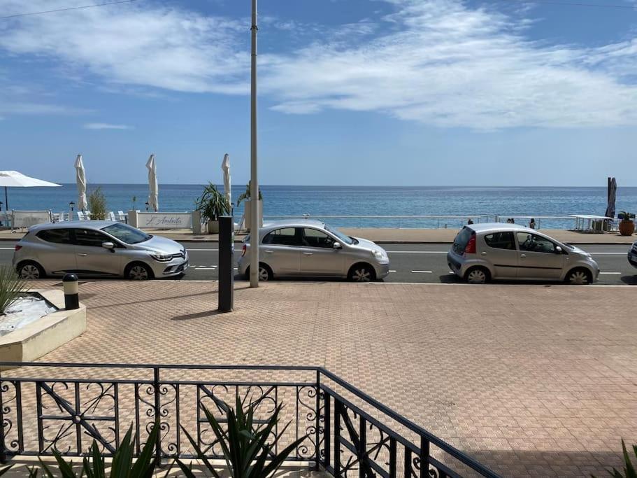 Superbe Studio Avec Terrasse En Front De Mer Menton Eksteriør bilde