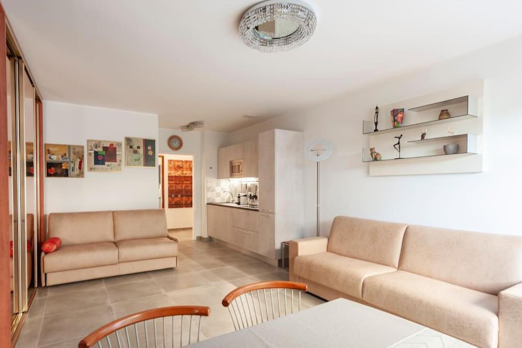 Superbe Studio Avec Terrasse En Front De Mer Menton Eksteriør bilde
